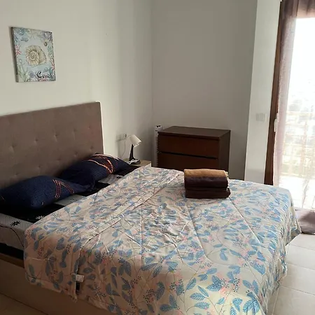 Villa House - Sleeps 4 & Swimming Pool *