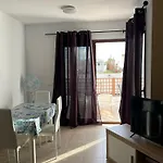 Βίλα House - Sleeps 4 & Swimming Pool *