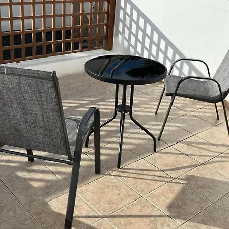 House - Sleeps 4 & Swimming Pool * ティアス